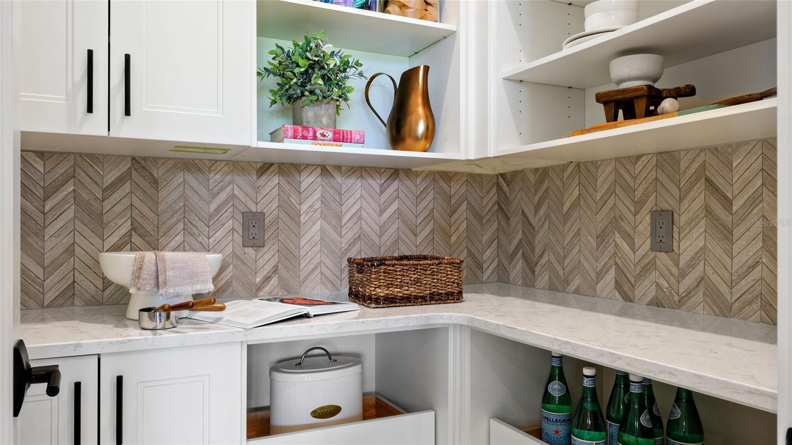 Image 11 of 47 For 1112 Liliana Drive