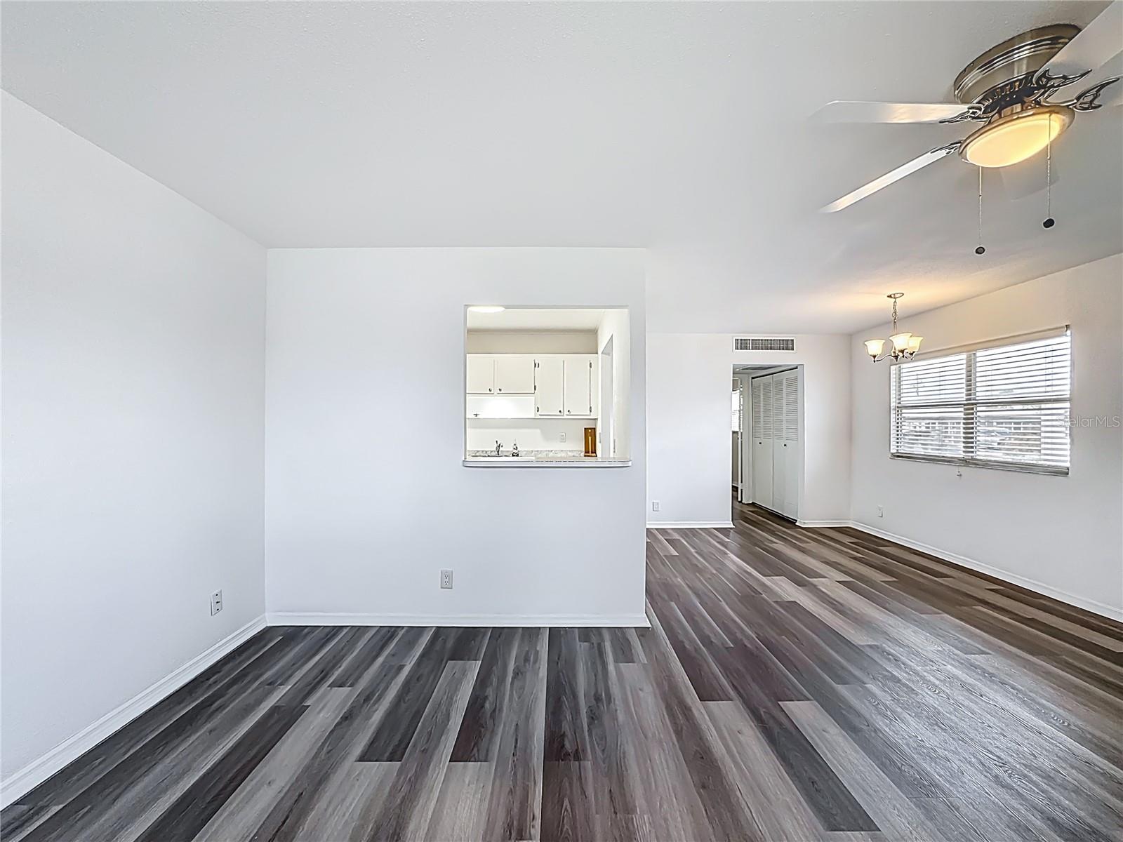 Image 10 of 54 For 202 Bedford Trail 103