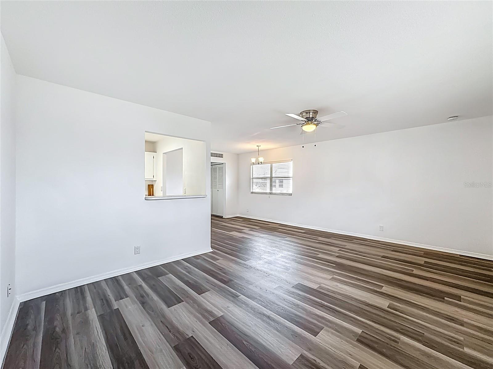 Image 11 of 54 For 202 Bedford Trail 103