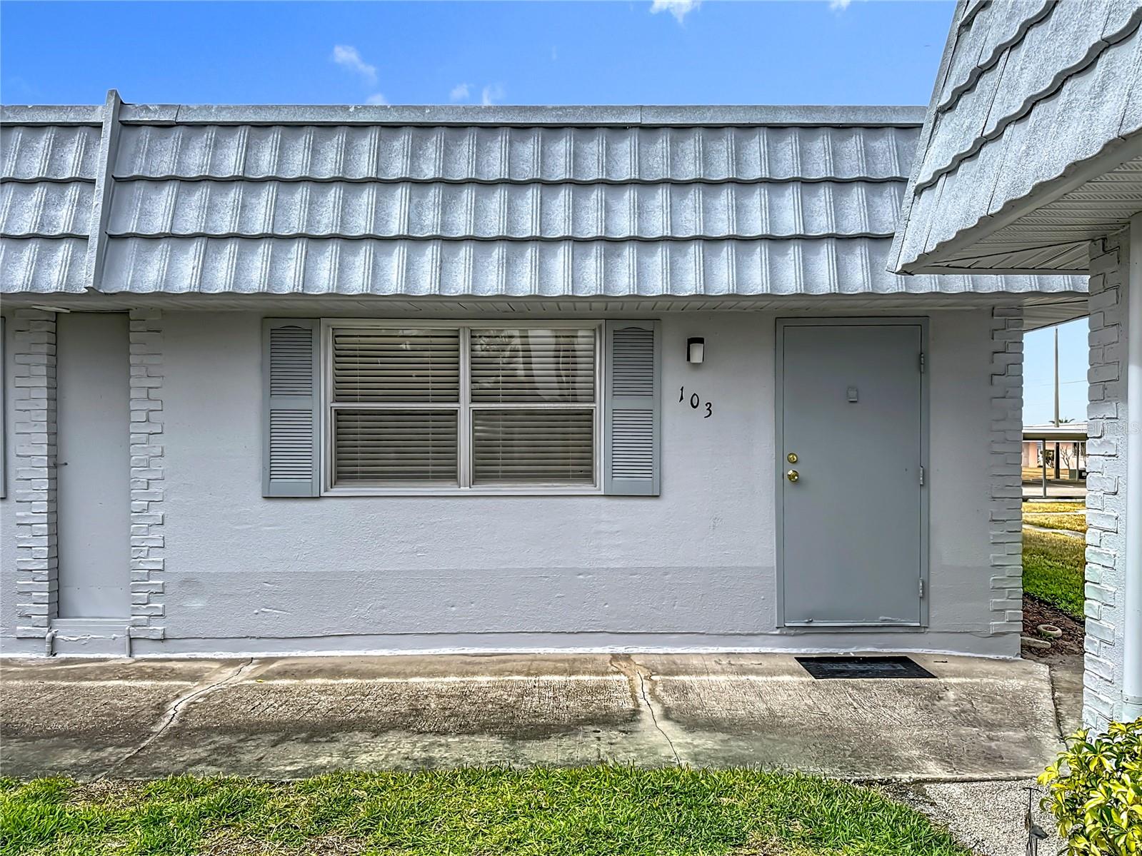 Image 2 of 54 For 202 Bedford Trail 103