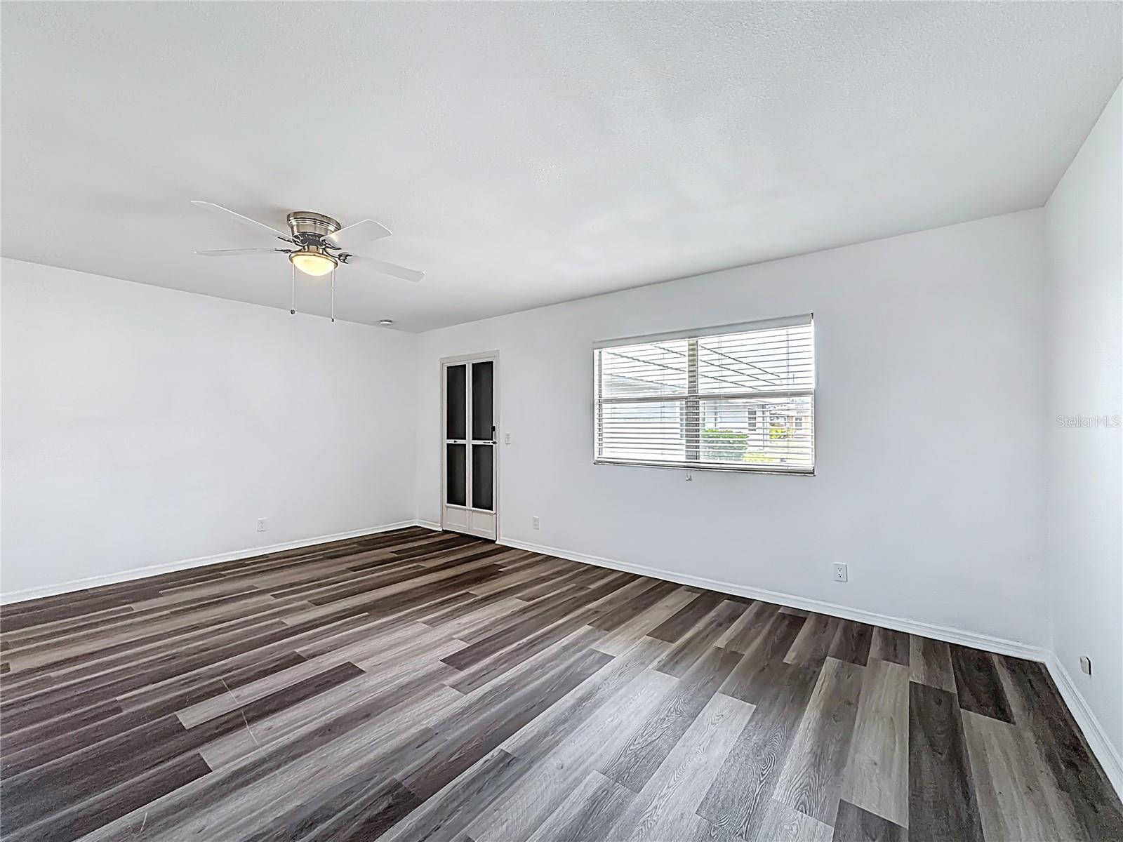 Image 27 of 54 For 202 Bedford Trail 103