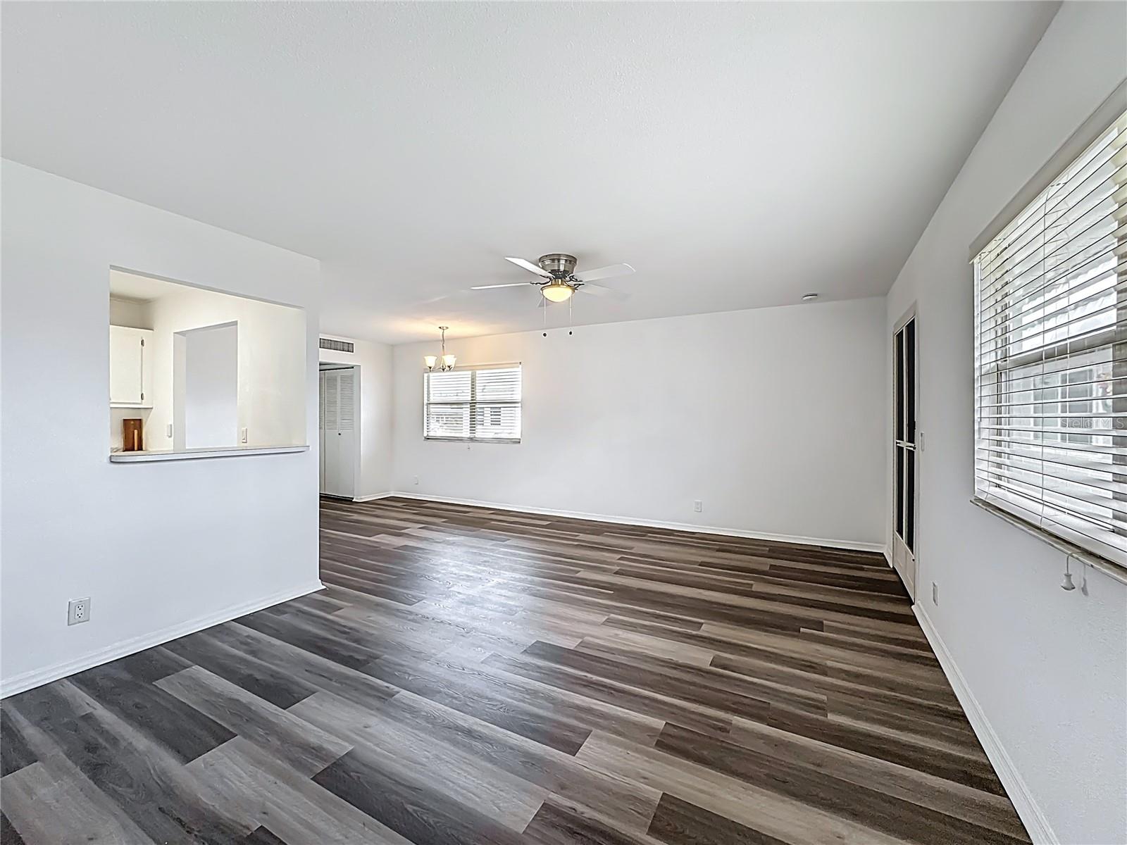 Image 31 of 54 For 202 Bedford Trail 103