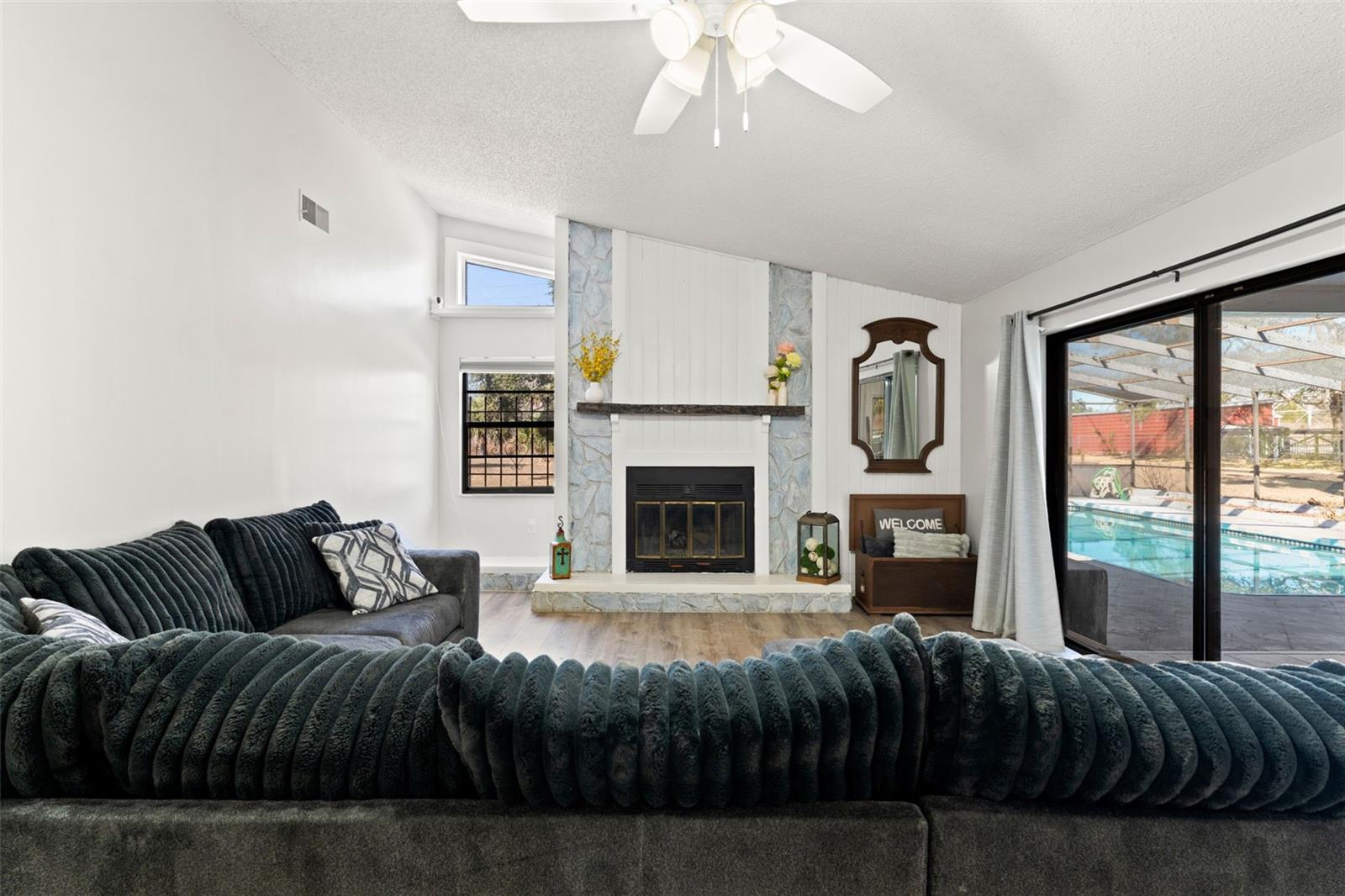 Image 17 of 57 For 18723 Floralton Drive