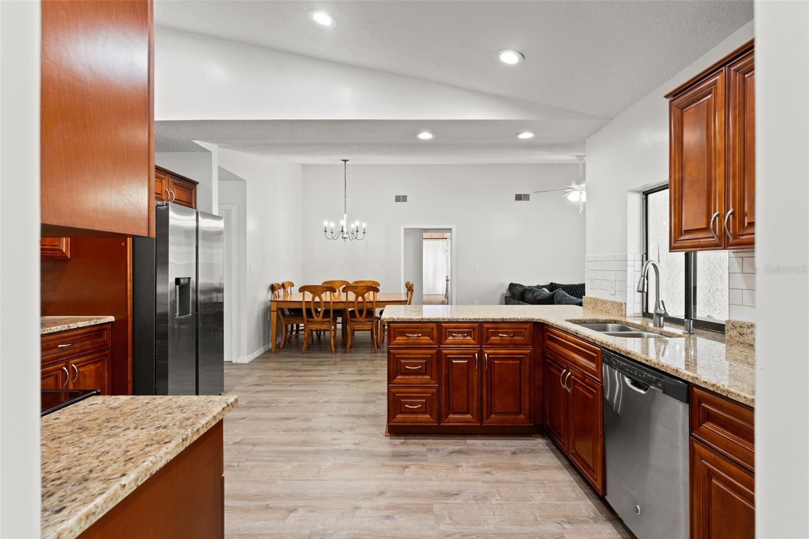 Image 18 of 57 For 18723 Floralton Drive