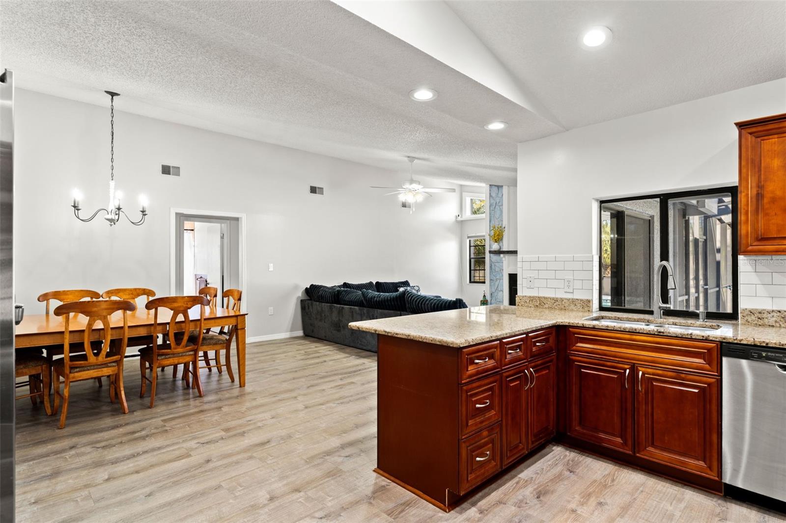 Image 20 of 57 For 18723 Floralton Drive