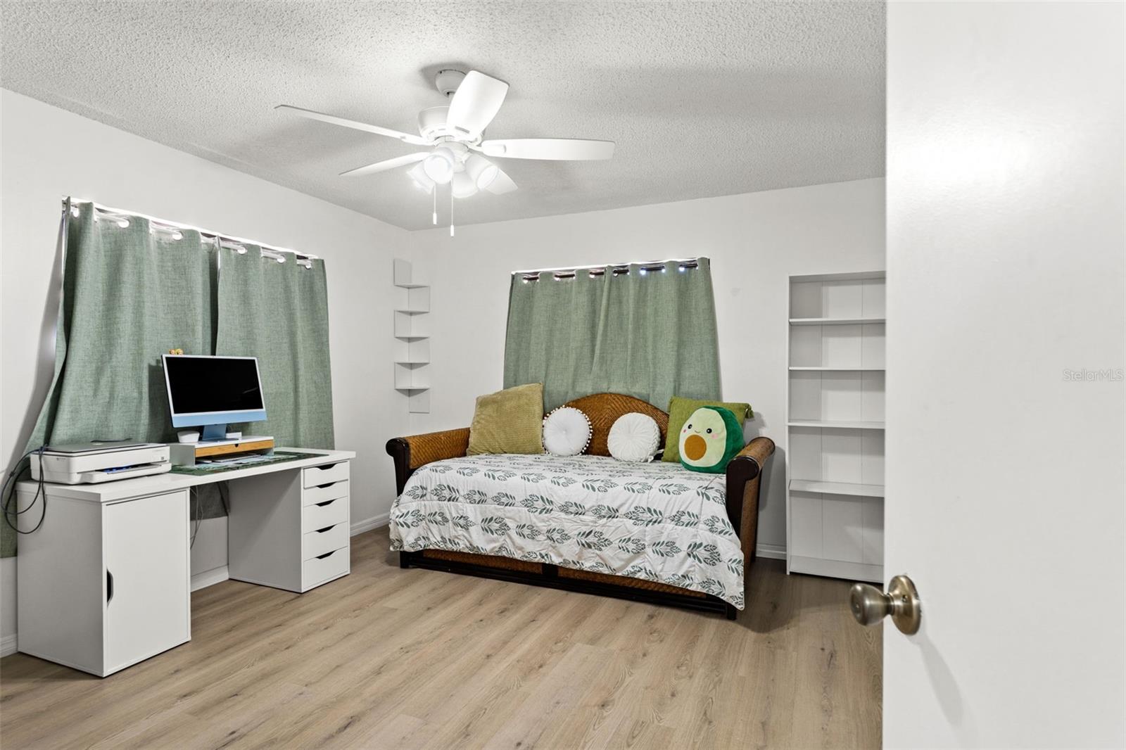 Image 28 of 57 For 18723 Floralton Drive