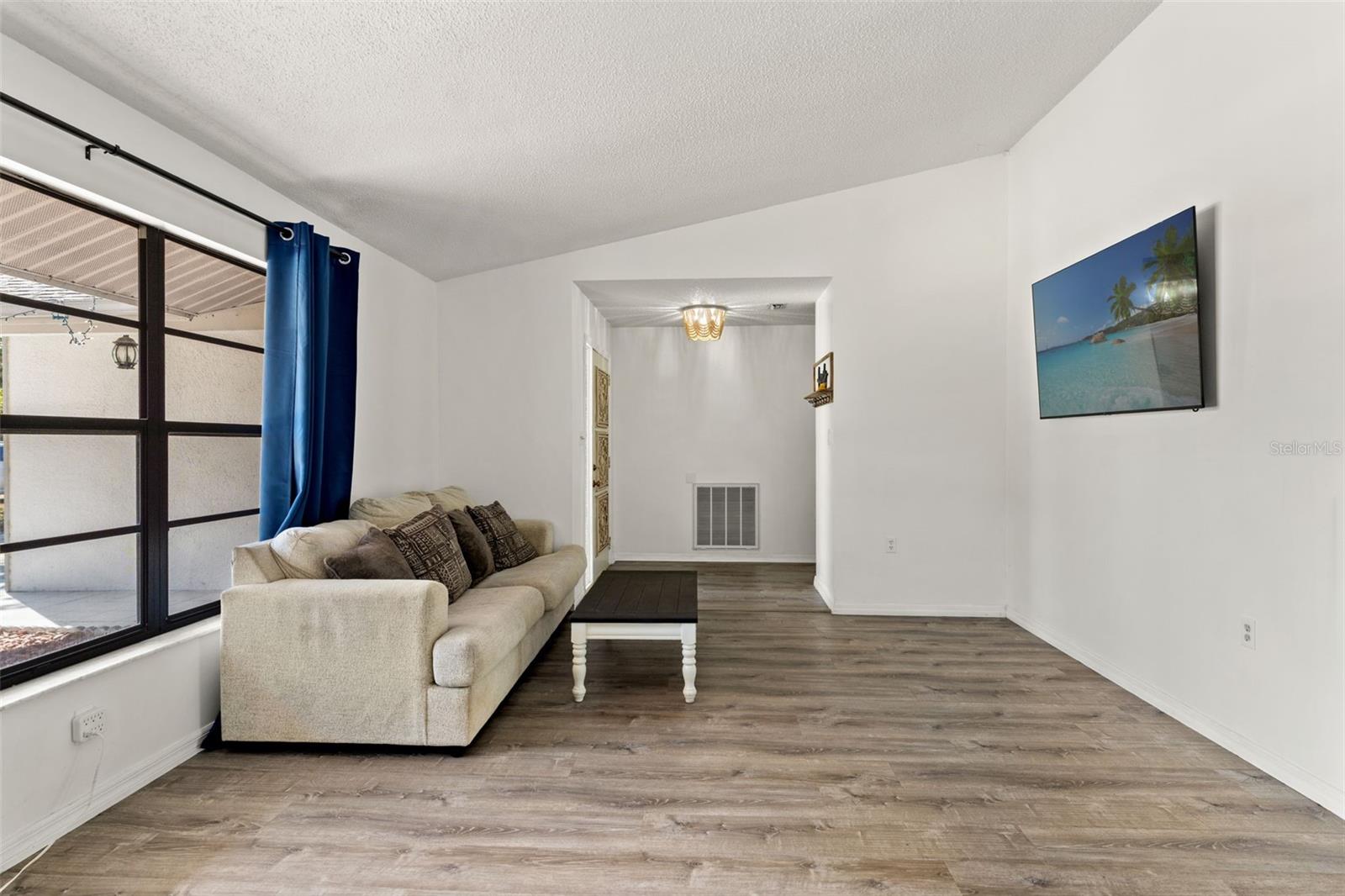 Image 33 of 57 For 18723 Floralton Drive