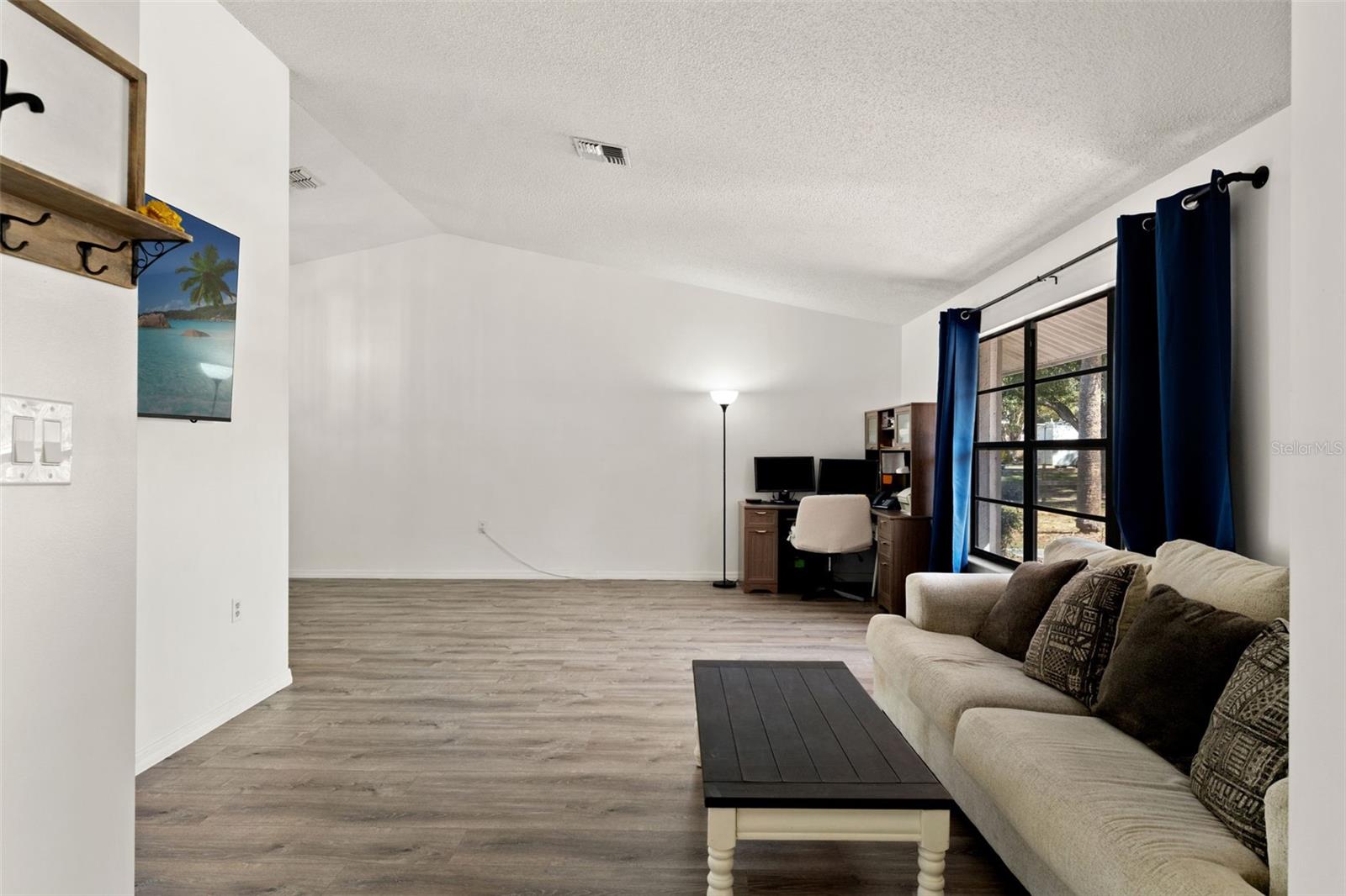 Image 34 of 57 For 18723 Floralton Drive