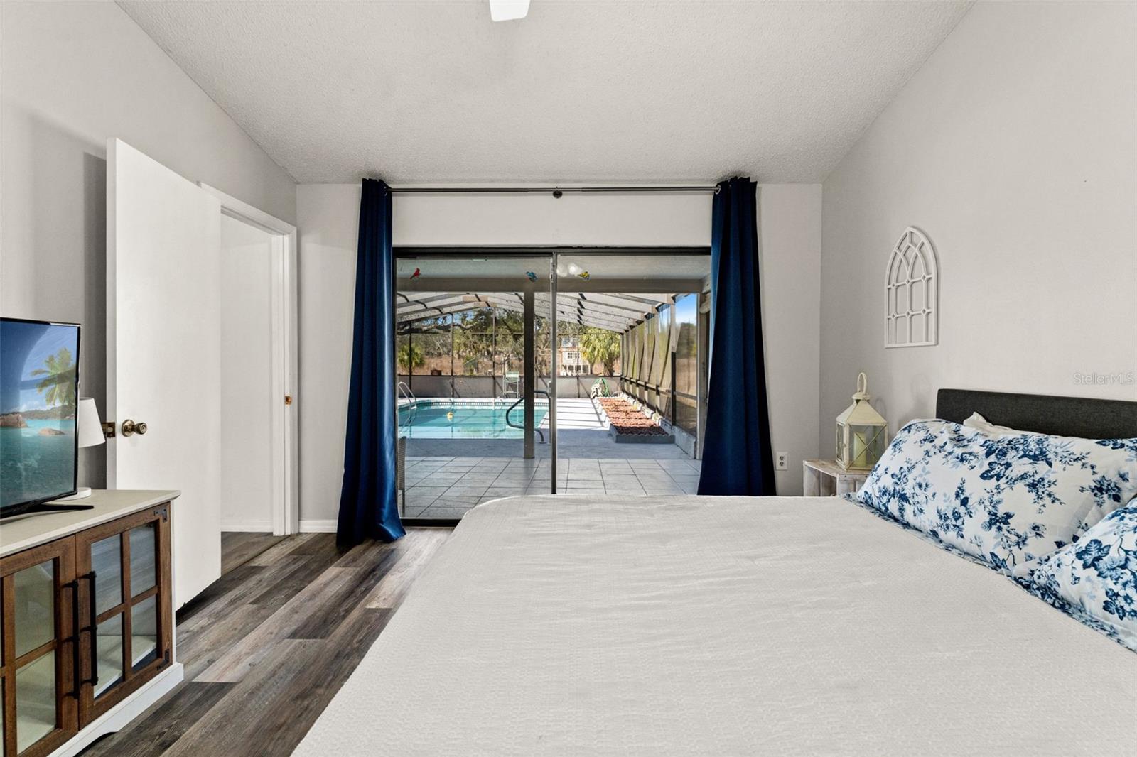 Image 41 of 57 For 18723 Floralton Drive