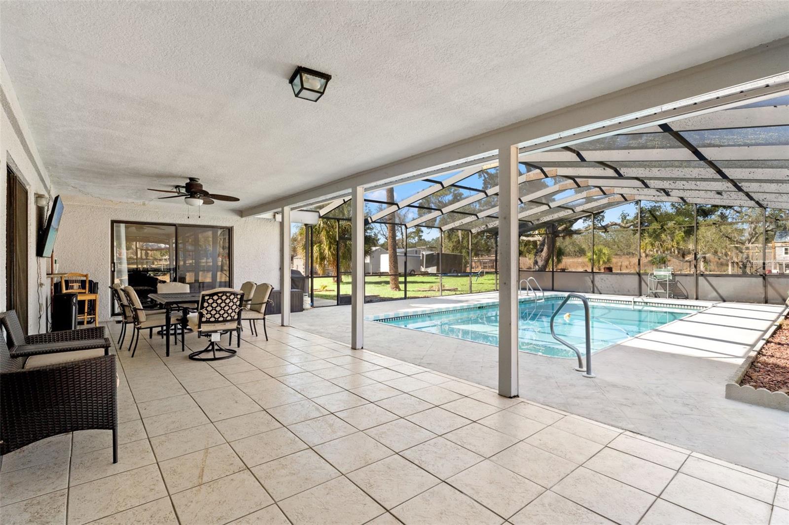 Image 46 of 57 For 18723 Floralton Drive