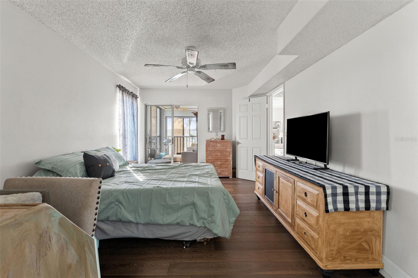 Image 11 of 31 For 4515 Whitton Way 124