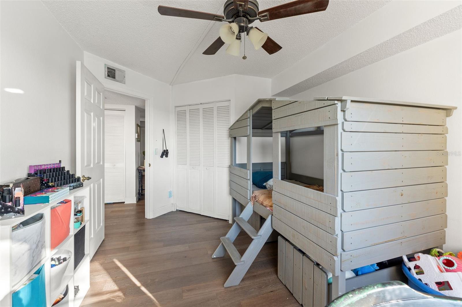 Image 23 of 31 For 4515 Whitton Way 124