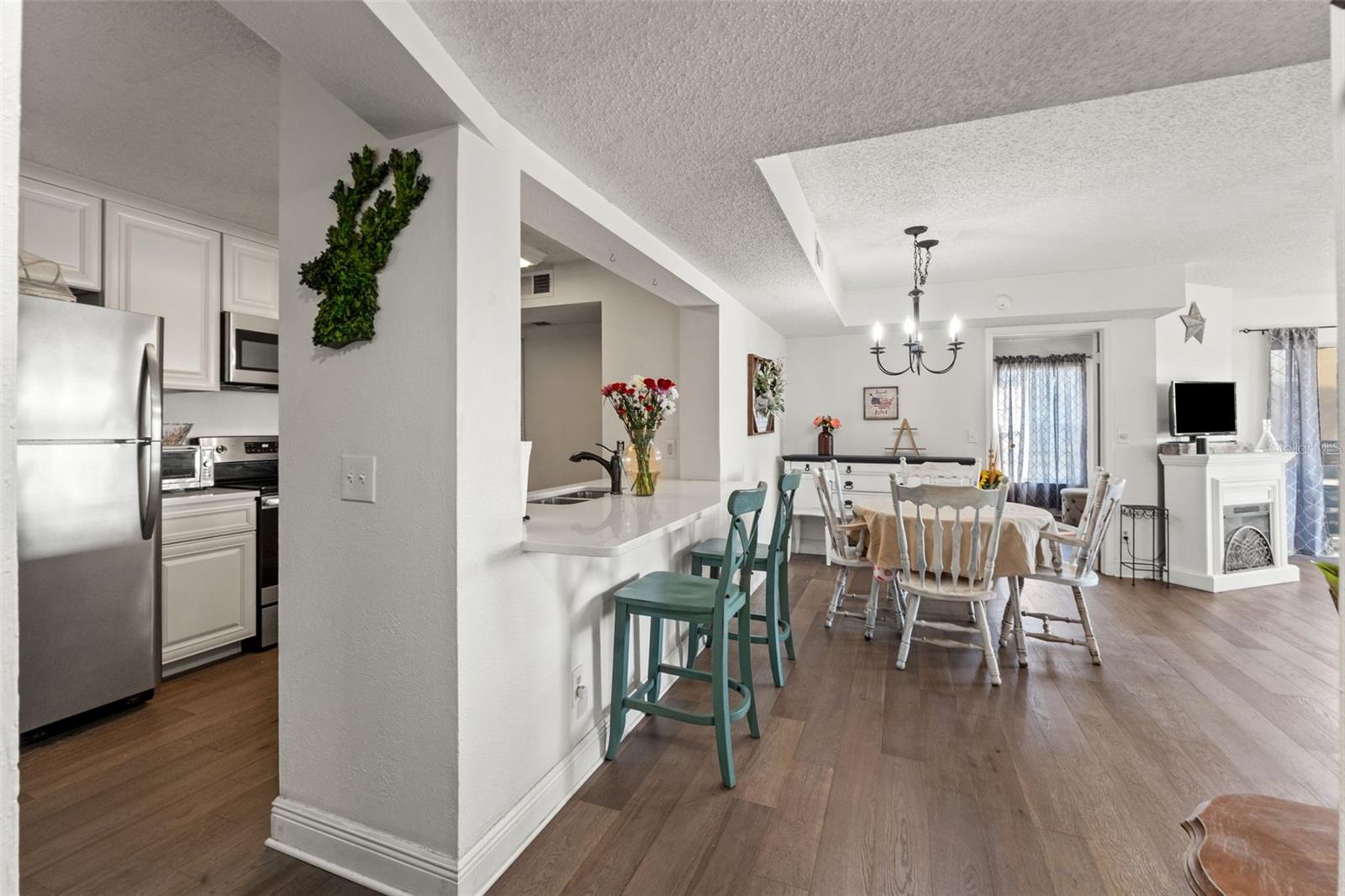 Image 3 of 31 For 4515 Whitton Way 124