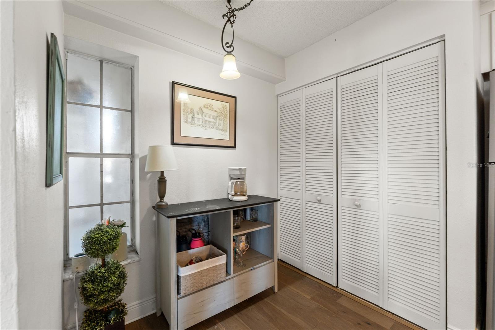 Image 5 of 31 For 4515 Whitton Way 124