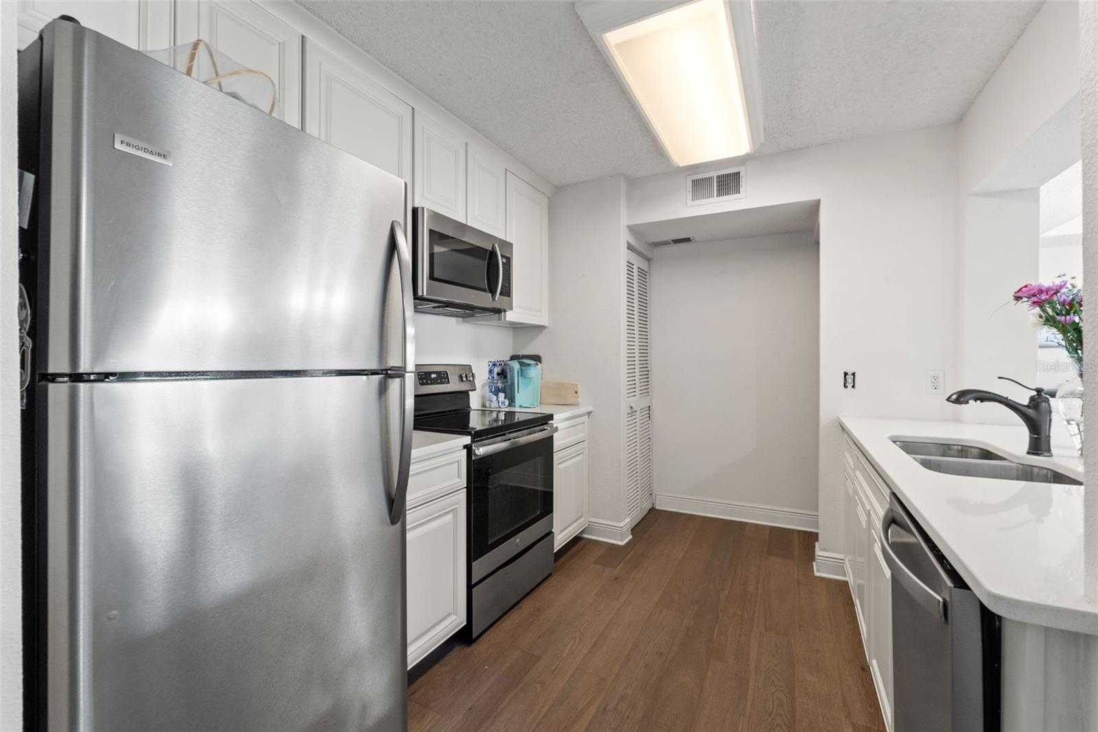 Image 6 of 31 For 4515 Whitton Way 124