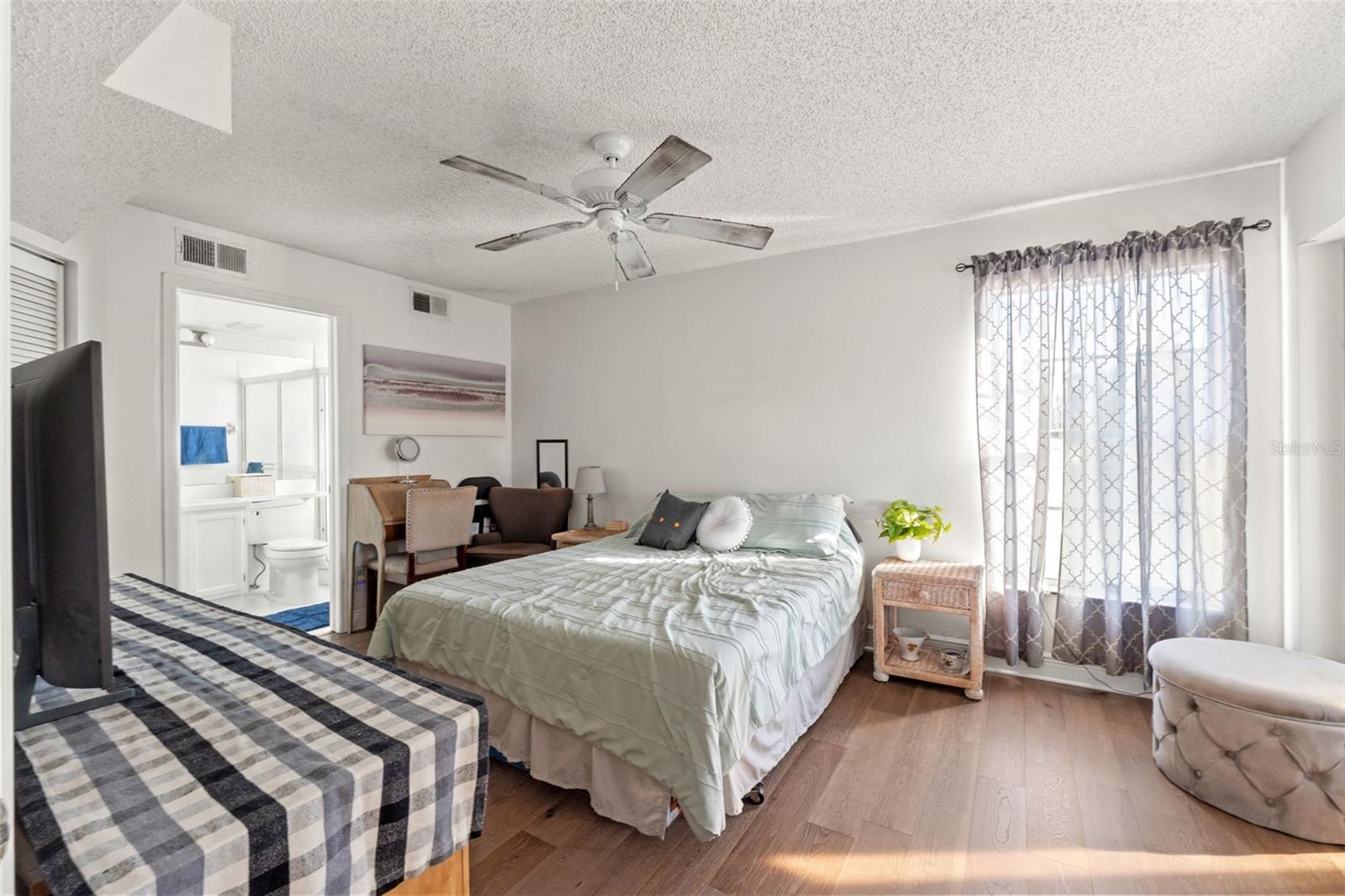 Image 9 of 31 For 4515 Whitton Way 124