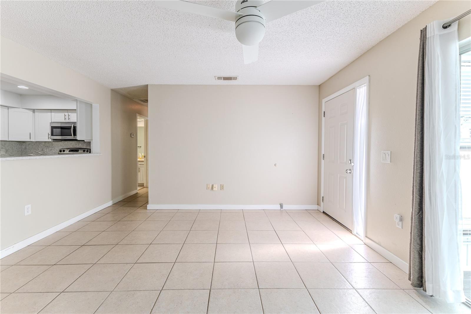 Listing photo id 11 for 8141 Bugle Court 1