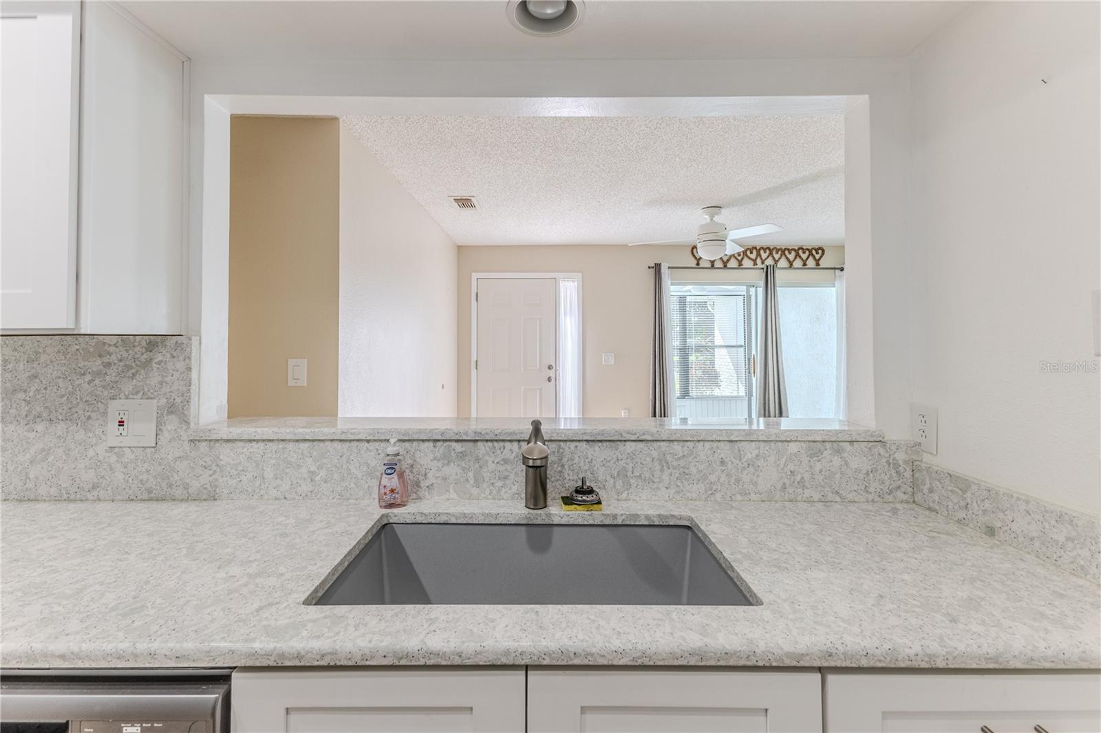 Listing photo id 17 for 8141 Bugle Court 1