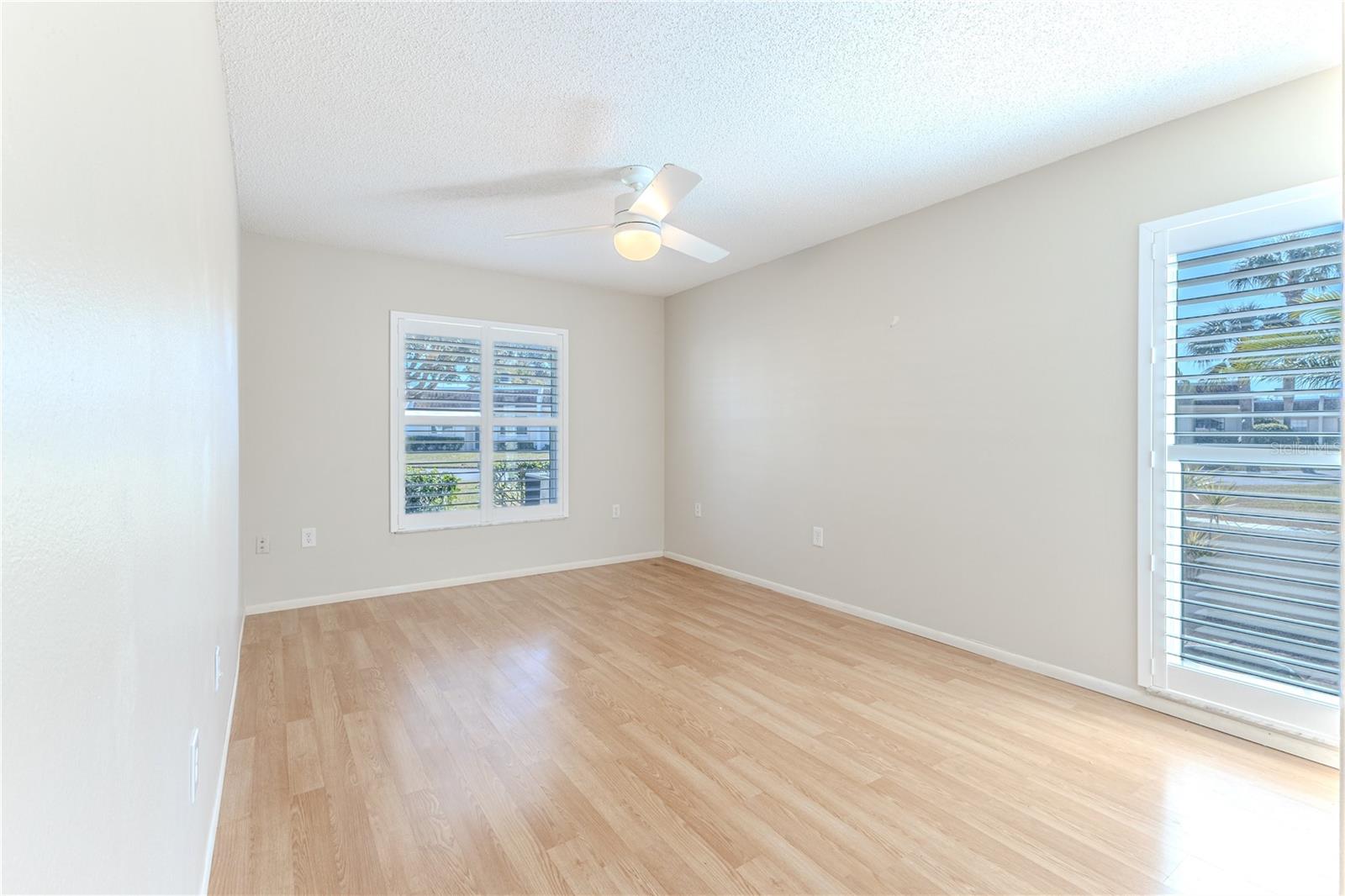 Listing photo id 22 for 8141 Bugle Court 1