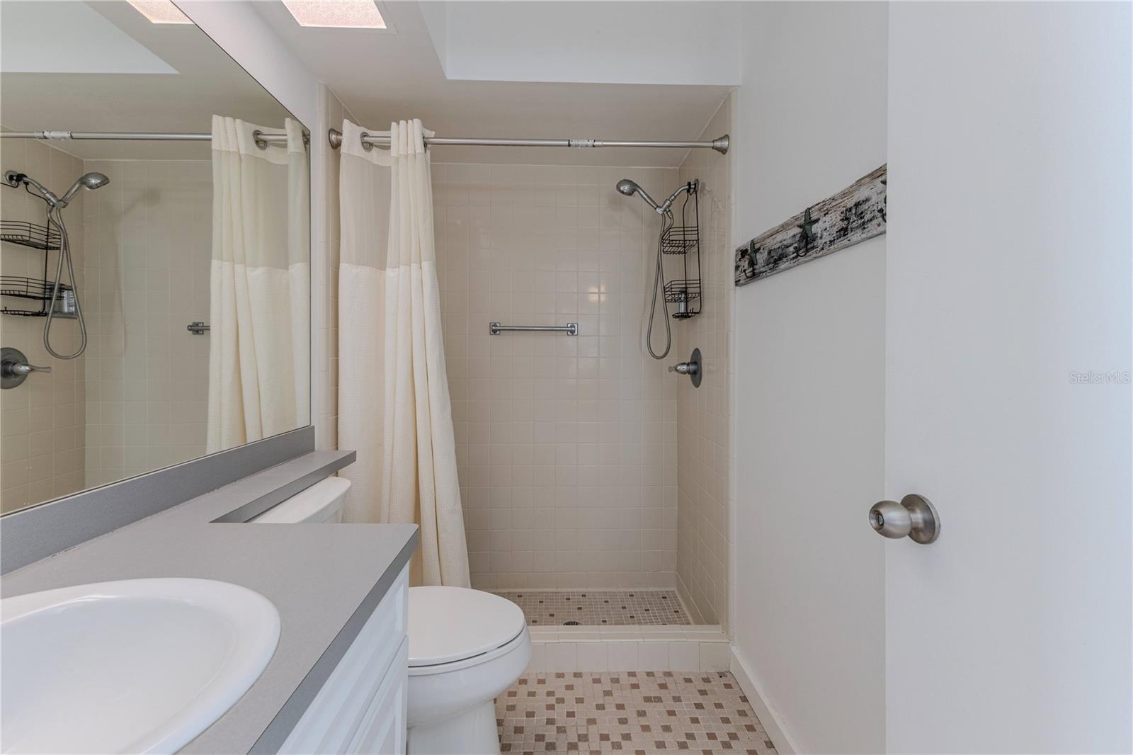 Listing photo id 25 for 8141 Bugle Court 1