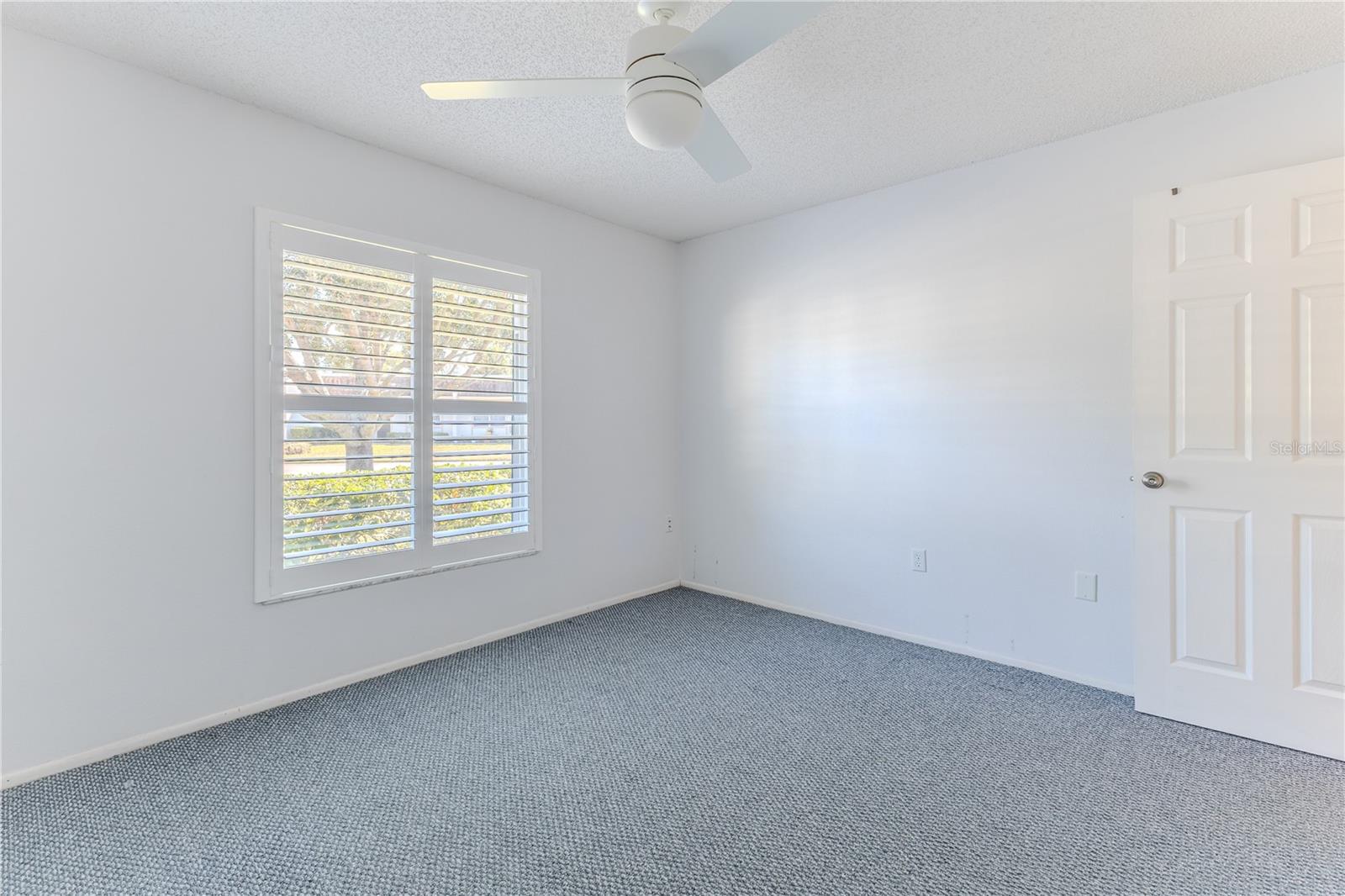 Listing photo id 27 for 8141 Bugle Court 1