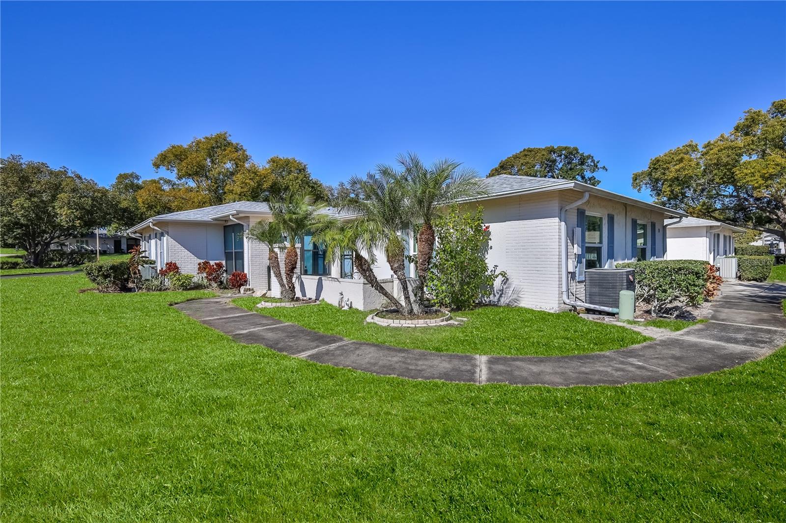 Listing photo id 1 for 8141 Bugle Court 1