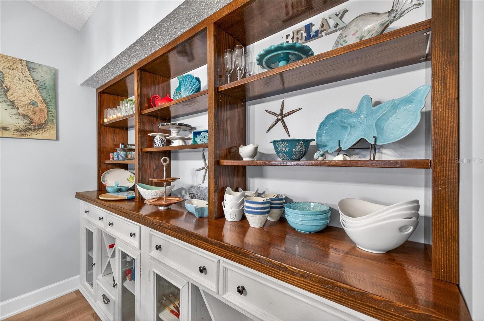 Image 22 of 66 For 4551 Ingersol Place