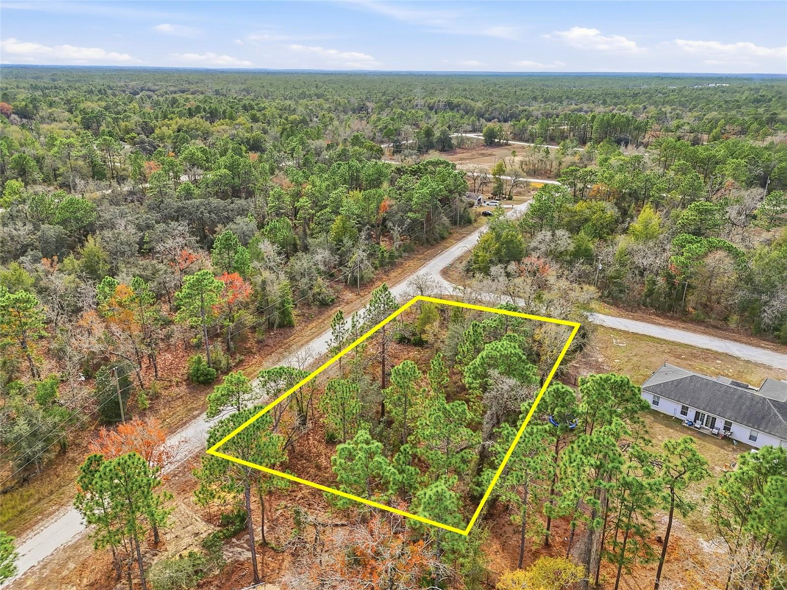 Listing photo id 10 for 16364 Cayman Road