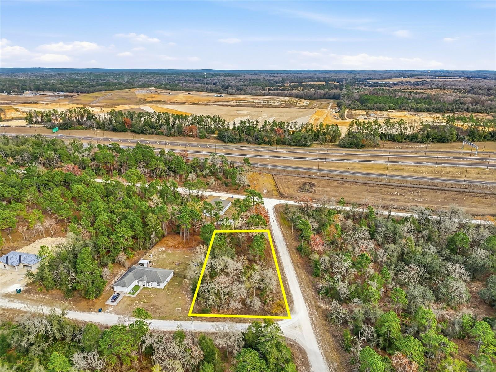 Listing photo id 11 for 16364 Cayman Road