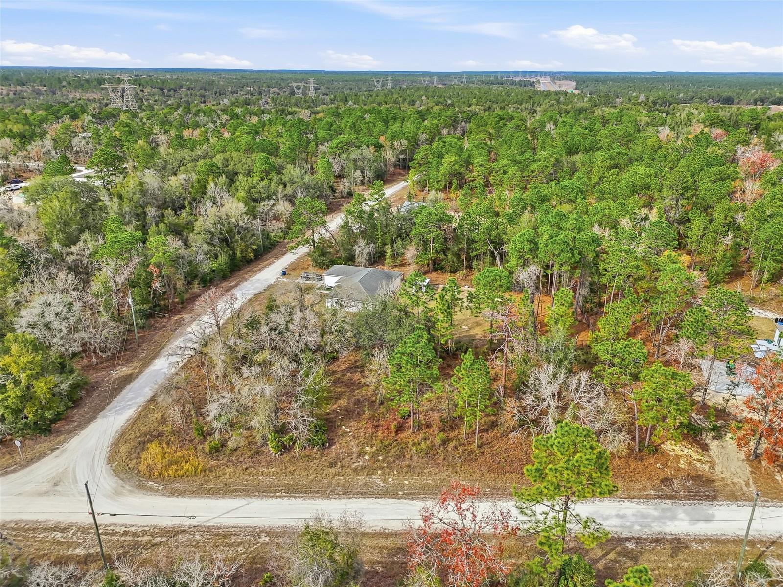 Listing photo id 4 for 16364 Cayman Road