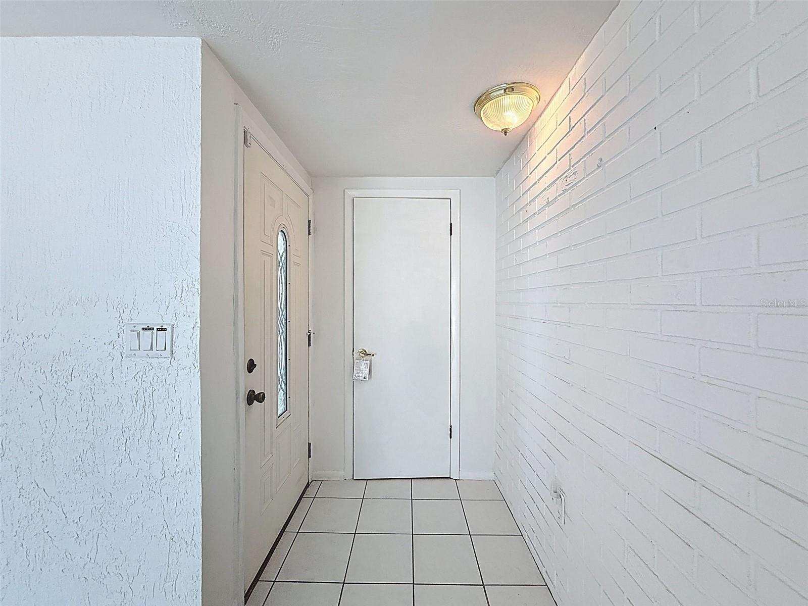 Listing photo id 8 for 13701 Veronica Drive