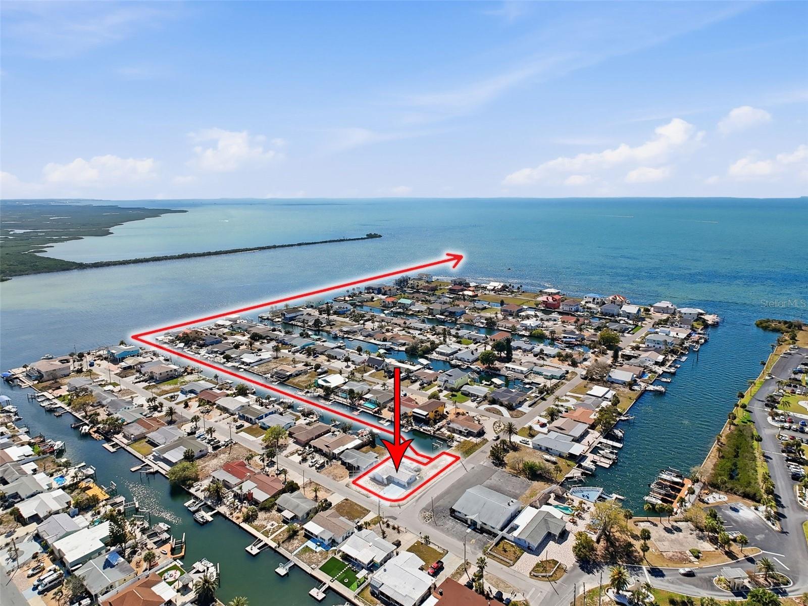 Listing photo id 0 for 13701 Veronica Drive