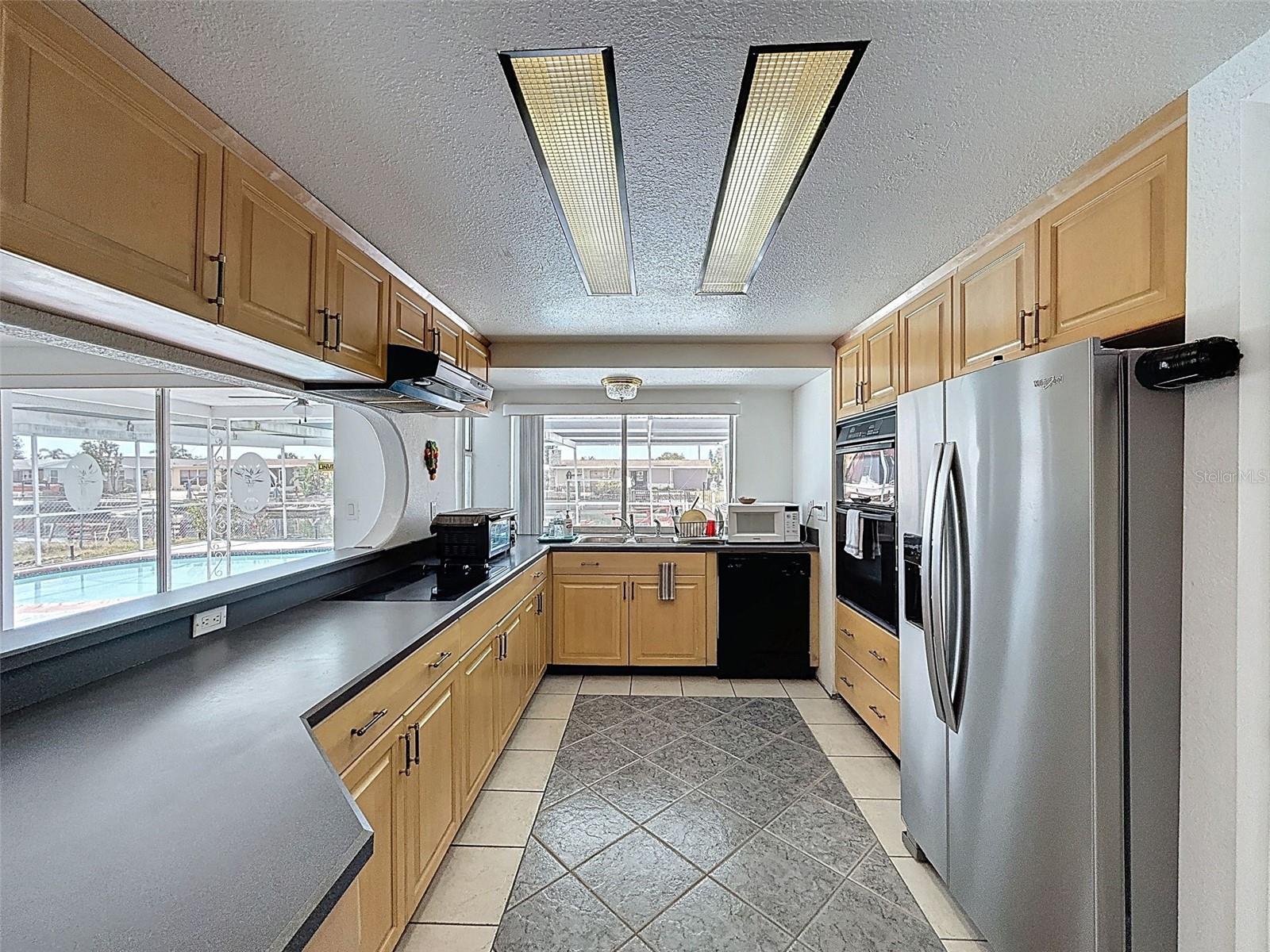 Listing photo id 21 for 13701 Veronica Drive