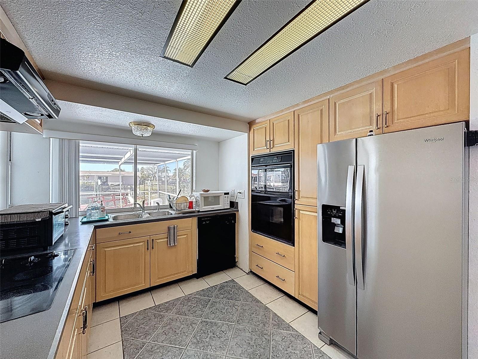 Listing photo id 23 for 13701 Veronica Drive