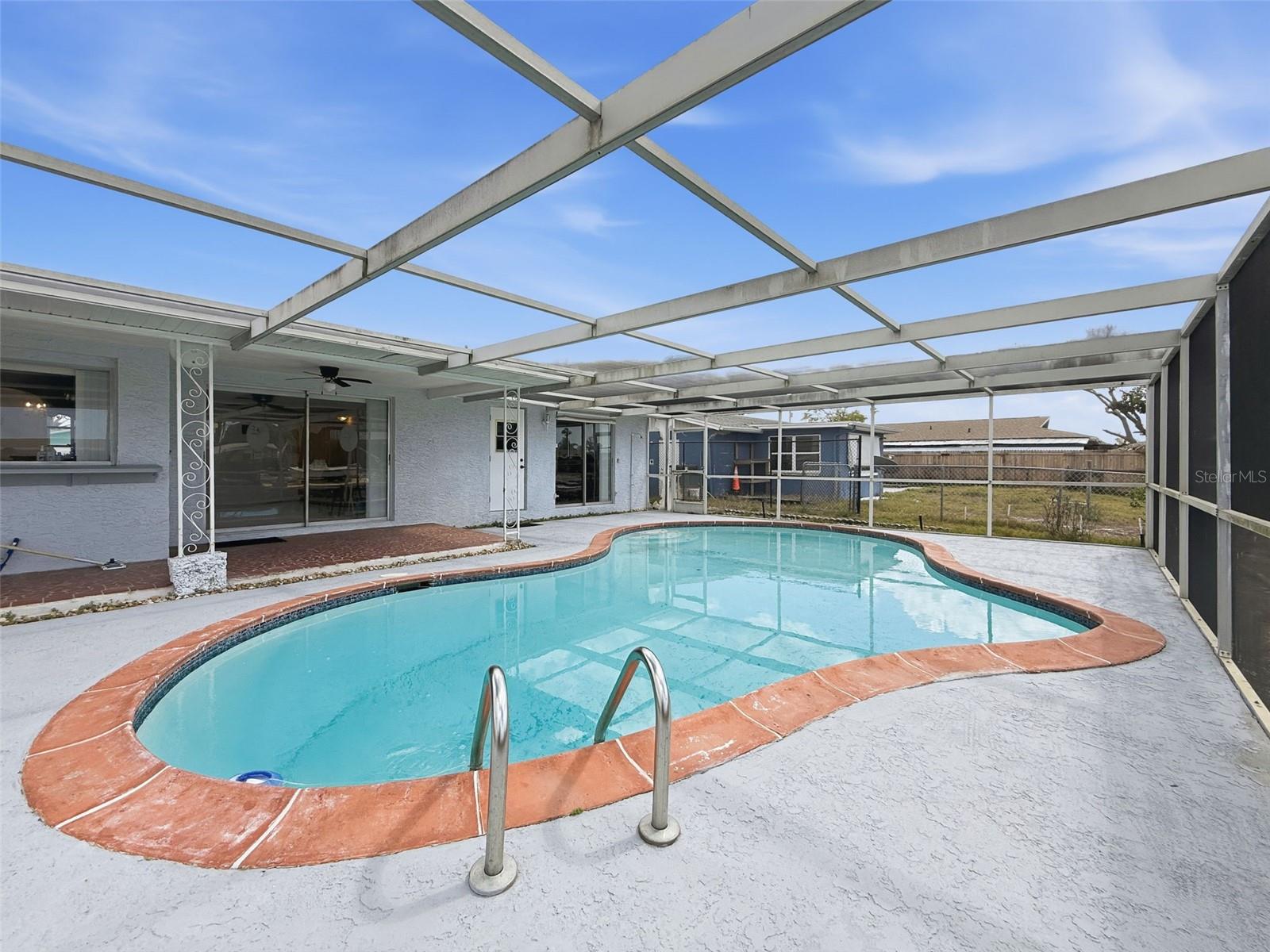 Listing photo id 33 for 13701 Veronica Drive