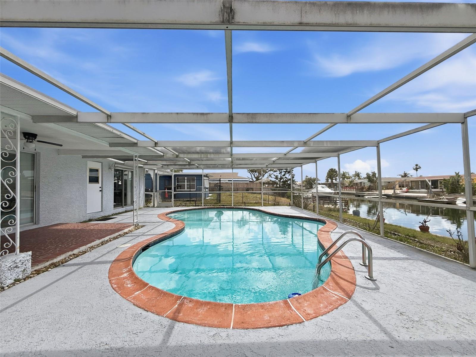 Listing photo id 34 for 13701 Veronica Drive