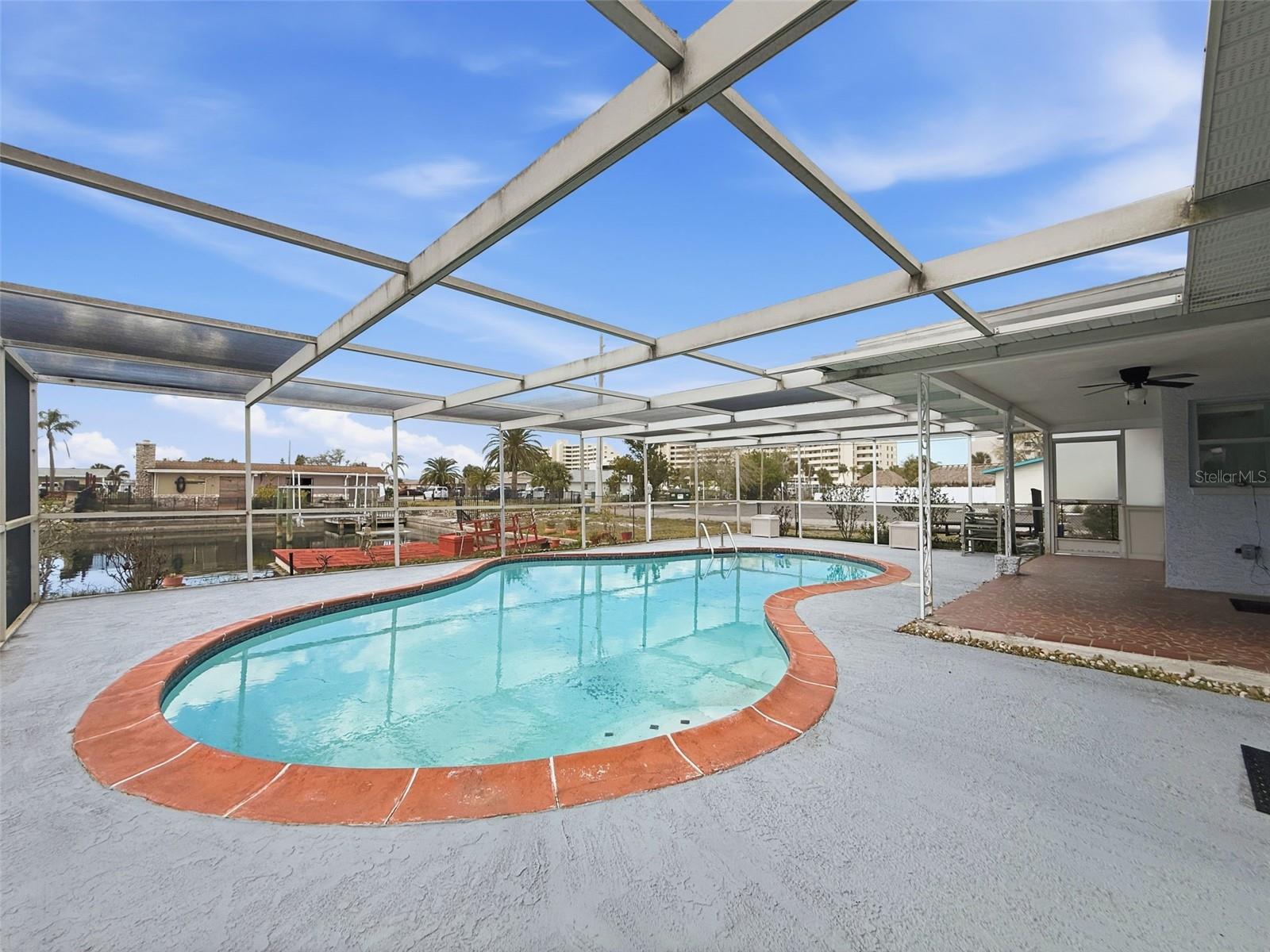 Listing photo id 35 for 13701 Veronica Drive