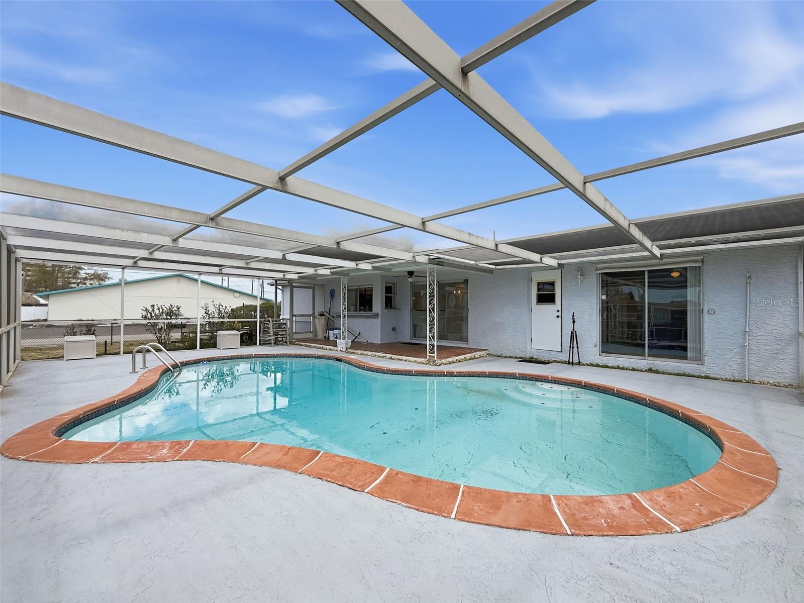 Listing photo id 36 for 13701 Veronica Drive