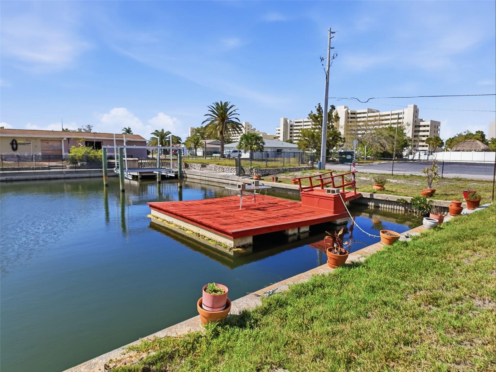 Listing photo id 37 for 13701 Veronica Drive