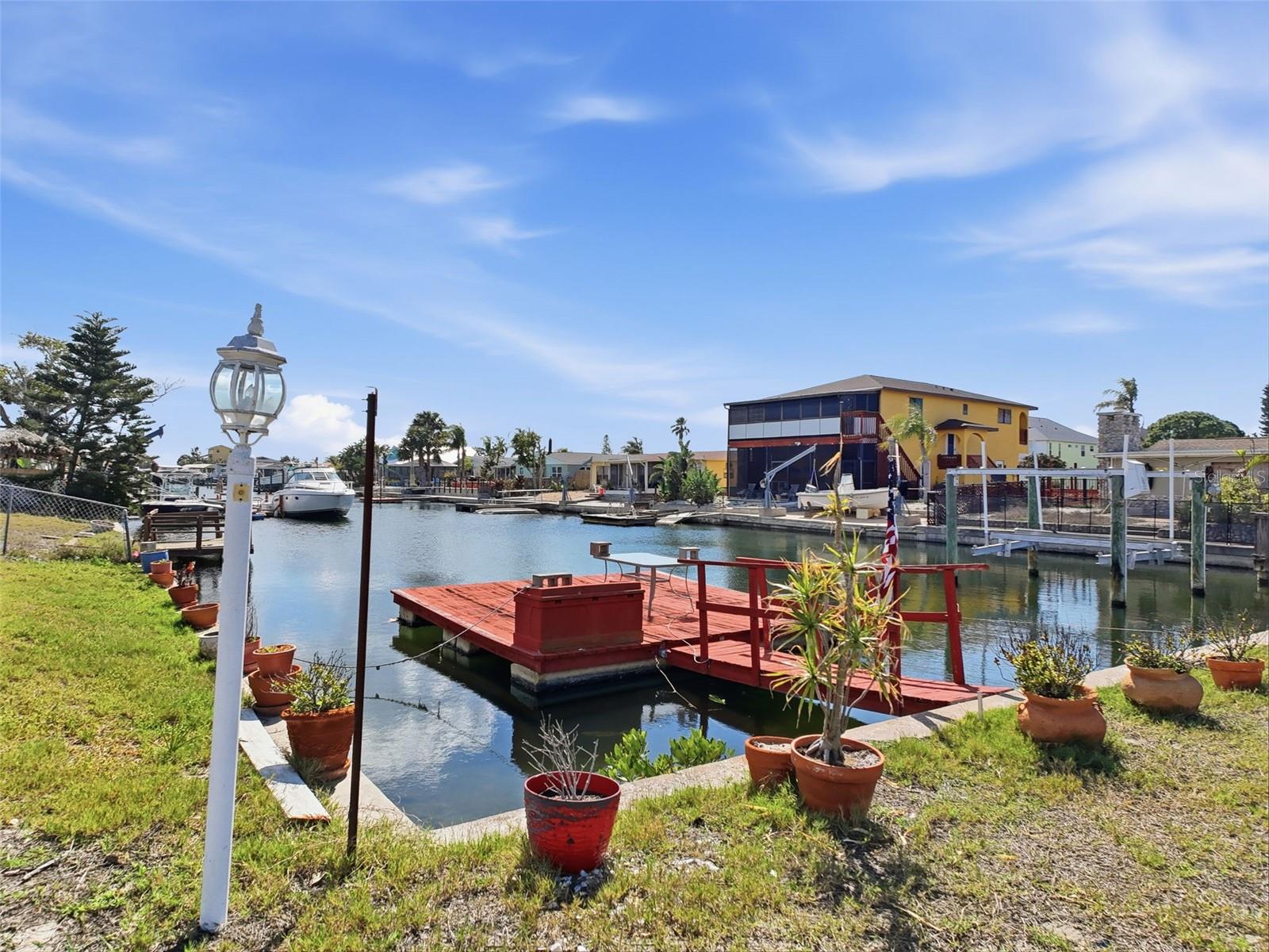 Listing photo id 39 for 13701 Veronica Drive