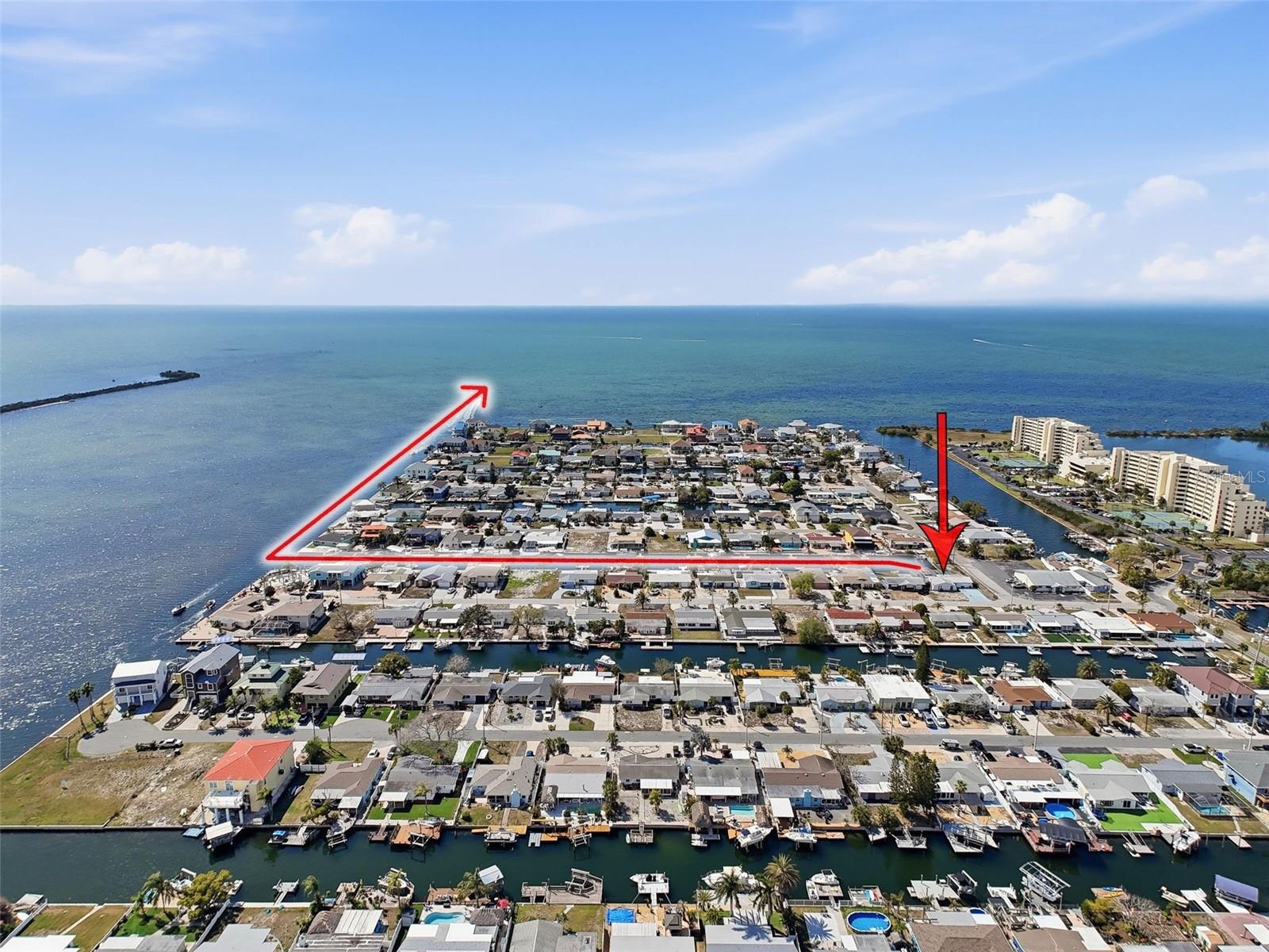 Listing photo id 3 for 13701 Veronica Drive