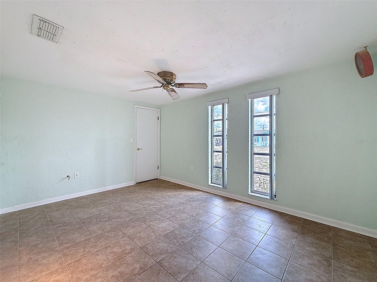 Listing photo id 55 for 13701 Veronica Drive