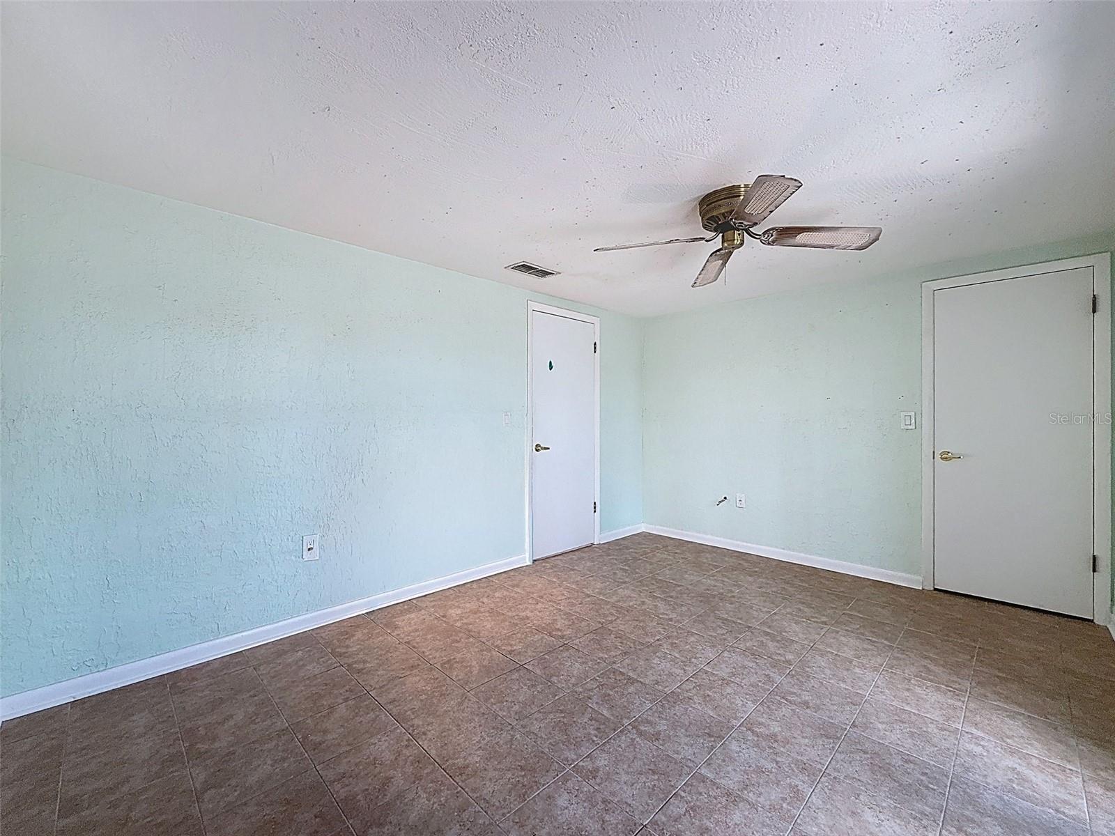 Listing photo id 56 for 13701 Veronica Drive