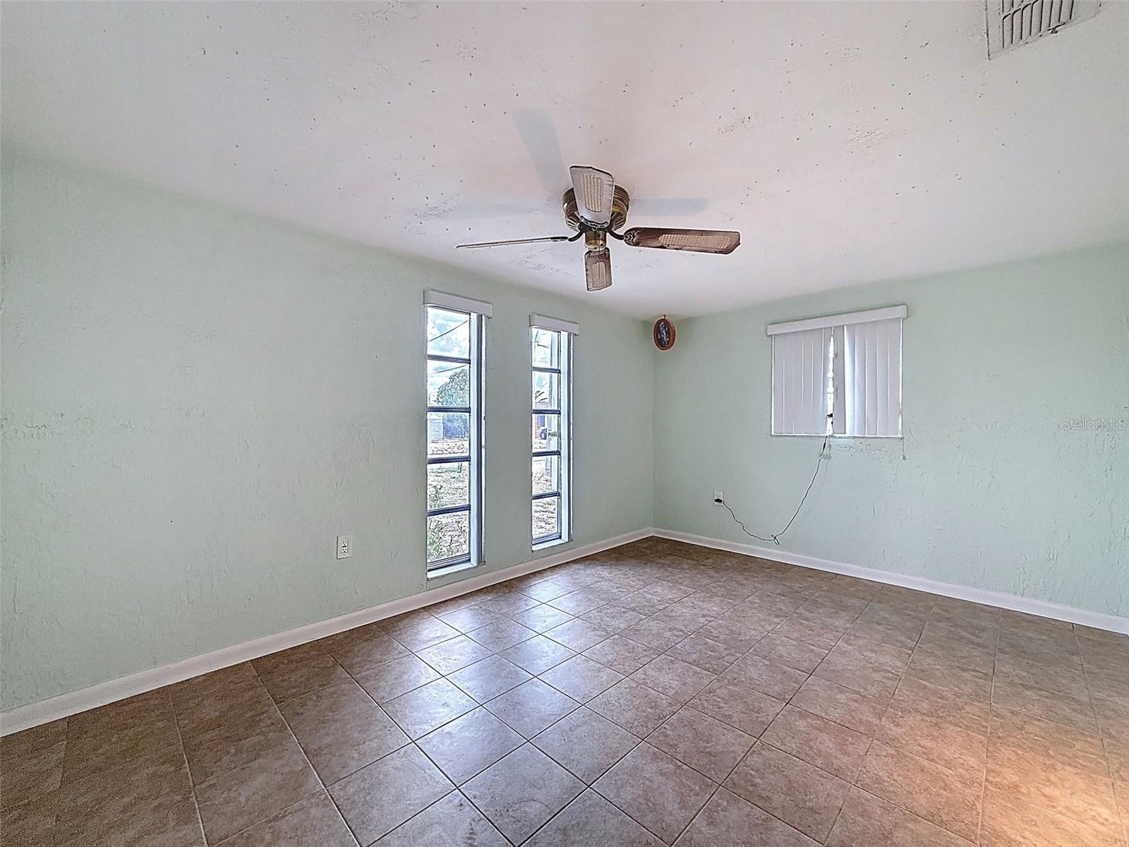 Listing photo id 58 for 13701 Veronica Drive