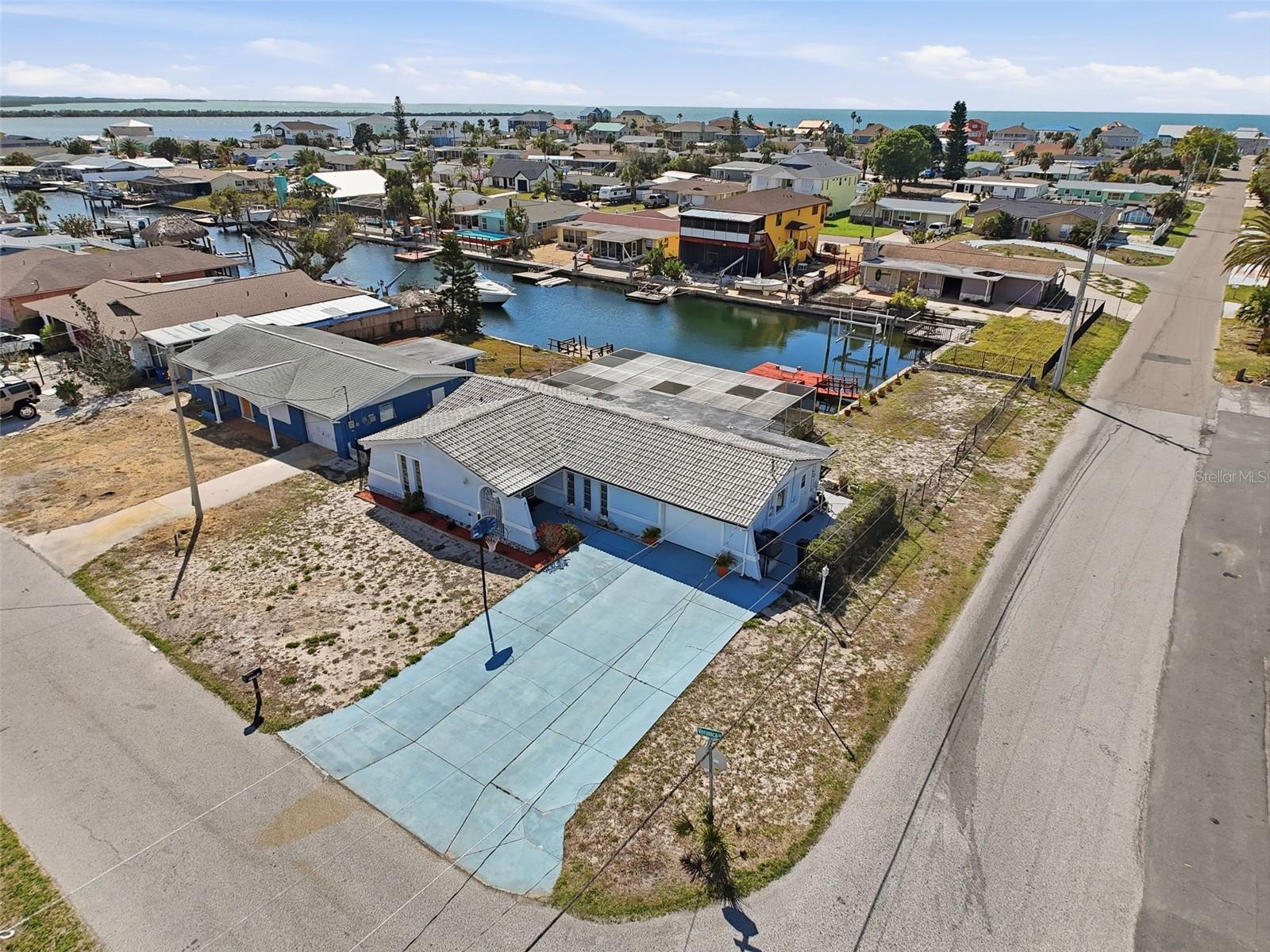 Listing photo id 65 for 13701 Veronica Drive