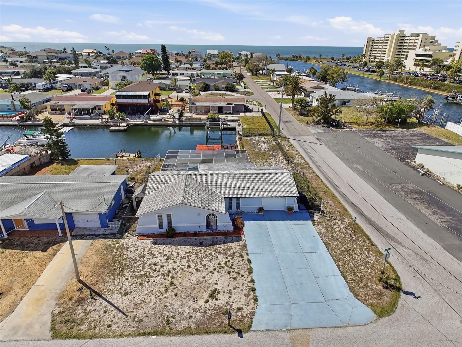 Listing photo id 66 for 13701 Veronica Drive