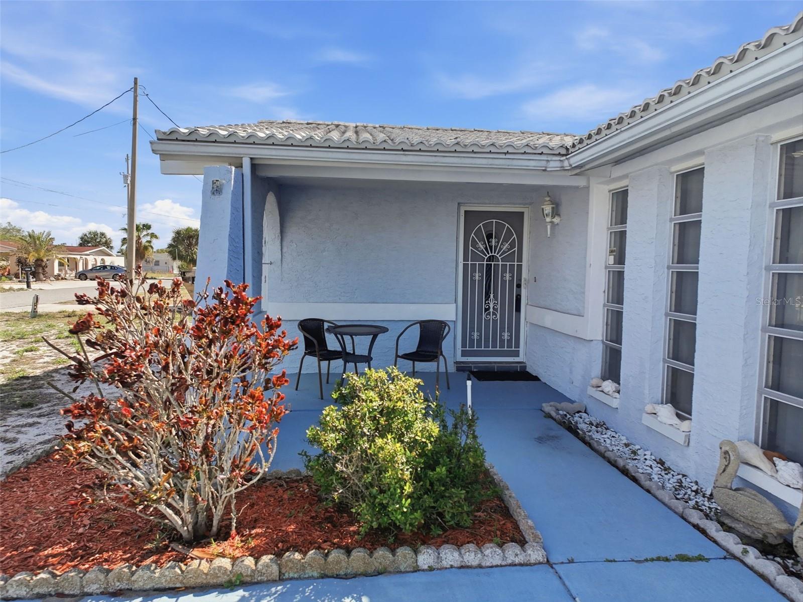 Listing photo id 7 for 13701 Veronica Drive