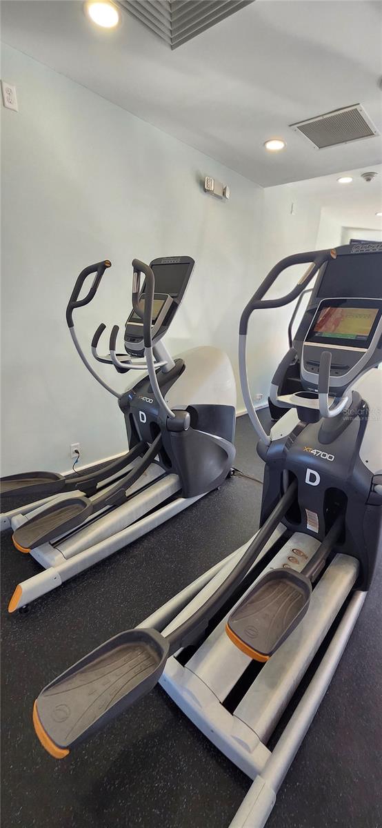 Image 95 of 100 For 19484 Forest Garden Court