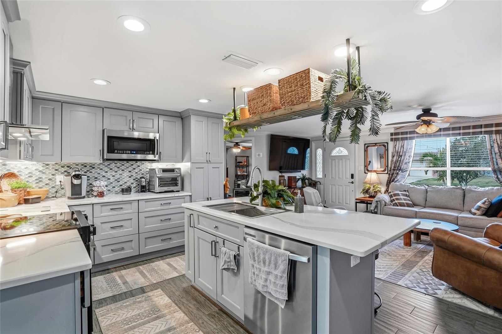 Image 16 of 59 For 13628 Leslie Drive