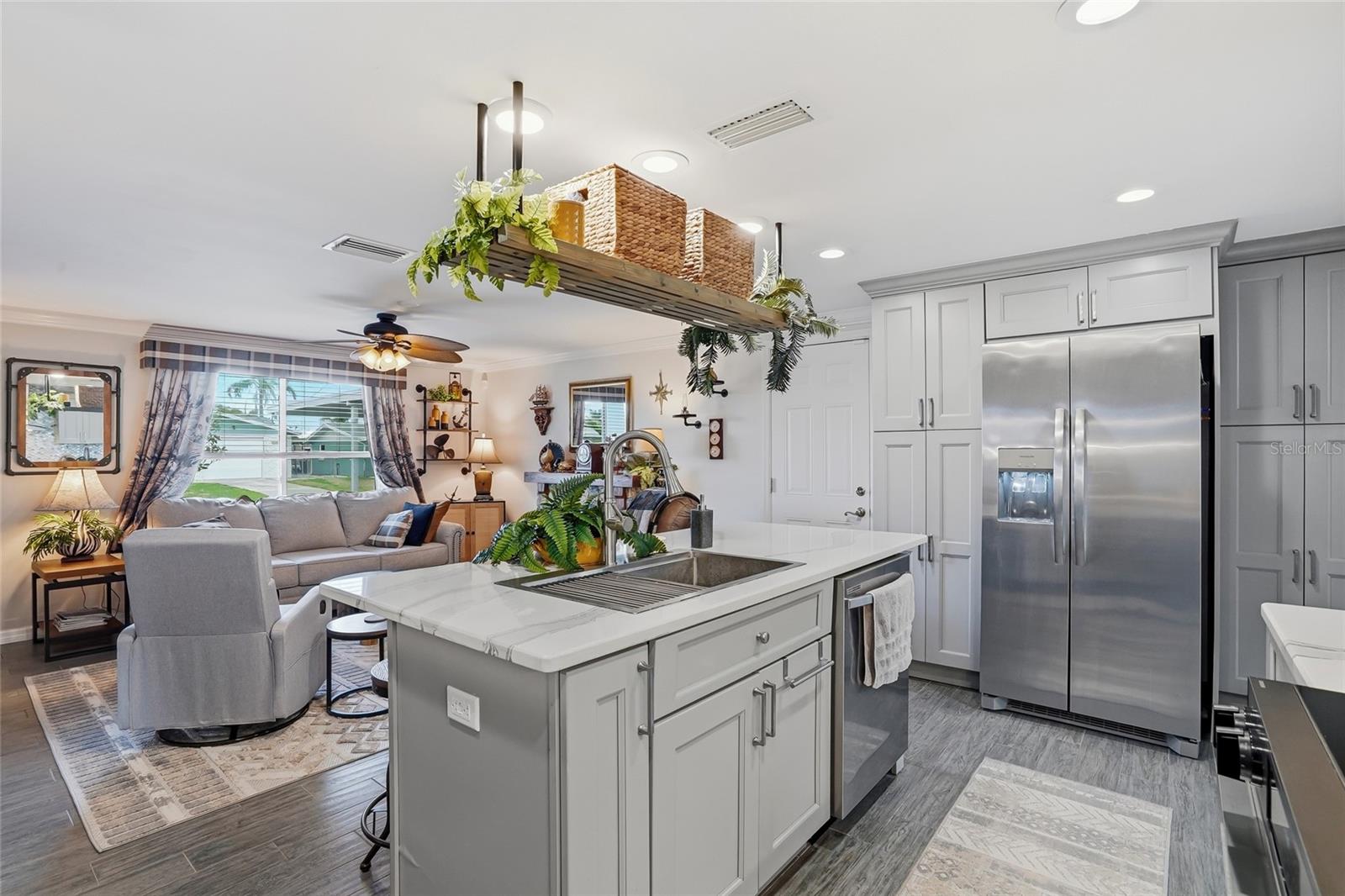 Image 17 of 59 For 13628 Leslie Drive